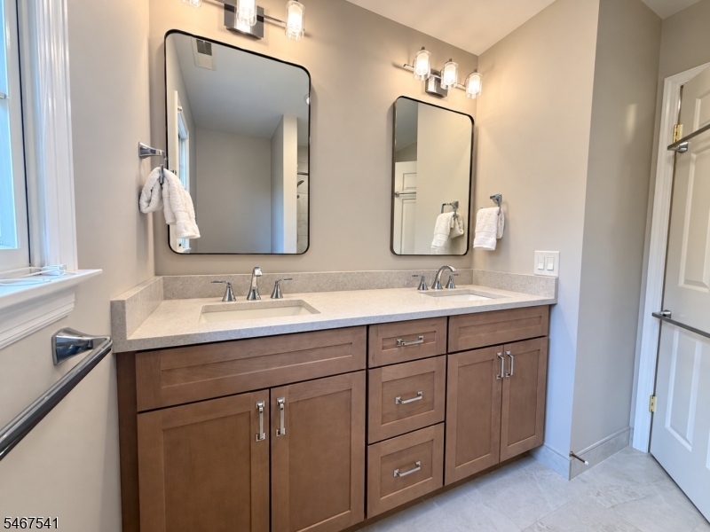 11 Ewing Drive Raritan NJ 08822