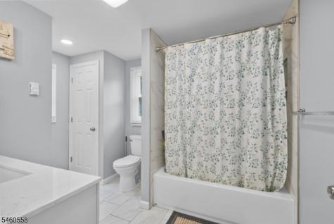 340 Lakeview Drive Hampton NJ 07860