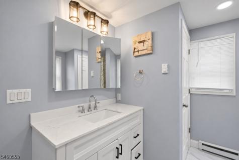 340 Lakeview Drive Hampton NJ 07860