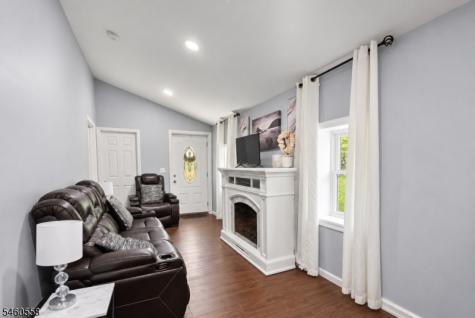 340 Lakeview Drive Hampton NJ 07860