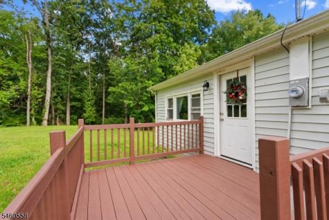 340 Lakeview Drive Hampton NJ 07860