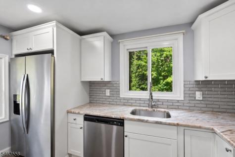 340 Lakeview Drive Hampton NJ 07860