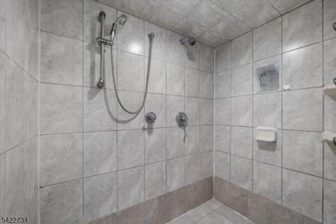 22 Cottage Lane Clifton NJ 07012
