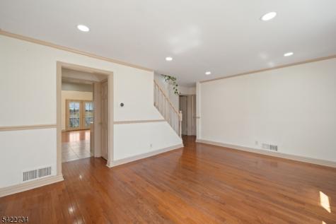 22 Cottage Lane Clifton NJ 07012