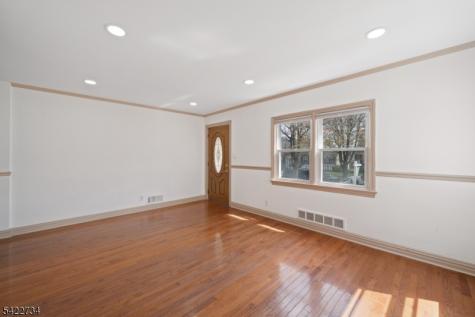 22 Cottage Lane Clifton NJ 07012