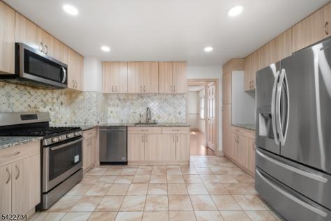 22 Cottage Lane Clifton NJ 07012