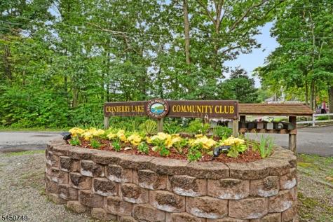 33 Allamuchy Trail Byram NJ 07821