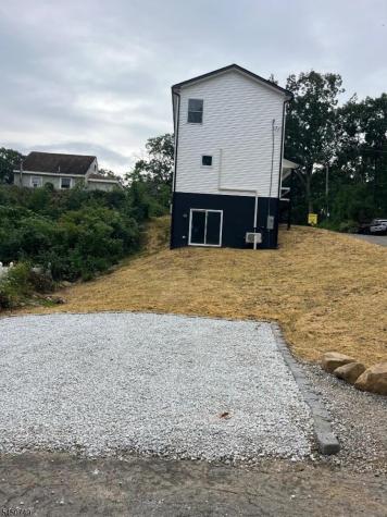 33 Allamuchy Trail Byram NJ 07821