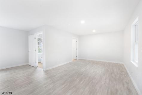 33 Allamuchy Trail Byram NJ 07821