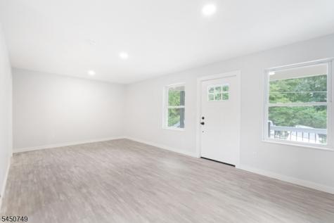33 Allamuchy Trail Byram NJ 07821