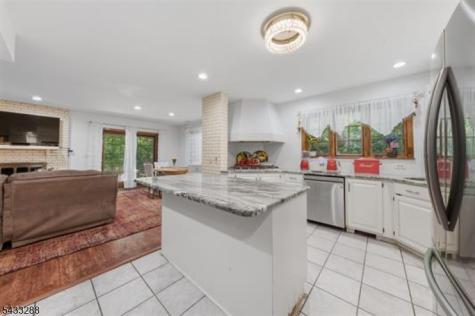 2 Carol Road Kinnelon NJ 07405