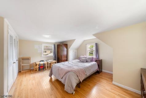 73 Davis Drive Bergenfield NJ 07621