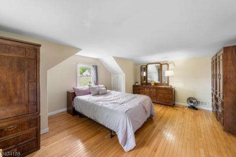 73 Davis Drive Bergenfield NJ 07621