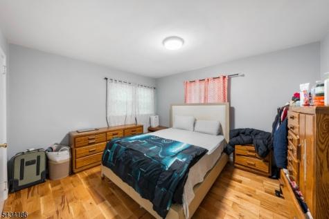 73 Davis Drive Bergenfield NJ 07621