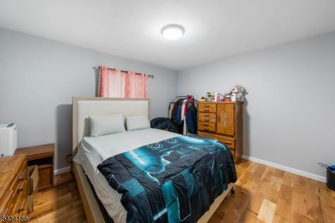 73 Davis Drive Bergenfield NJ 07621