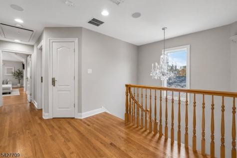 567 Mountain Avenue Springfield NJ 07081