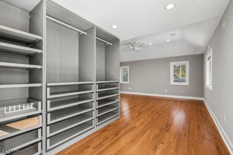 567 Mountain Avenue Springfield NJ 07081