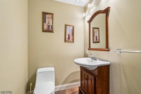 567 Mountain Avenue Springfield NJ 07081
