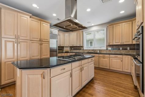 567 Mountain Avenue Springfield NJ 07081