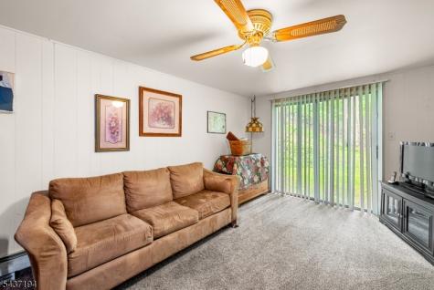 19 Fordham Trail Hopatcong NJ 07843