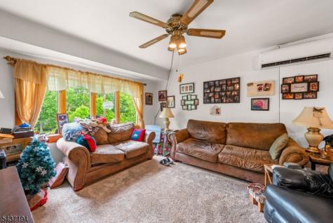 19 Fordham Trail Hopatcong NJ 07843