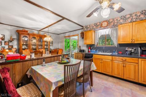 19 Fordham Trail Hopatcong NJ 07843