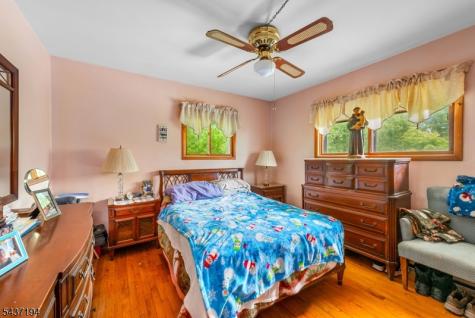 19 Fordham Trail Hopatcong NJ 07843