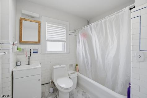 241 Hillside Road Elizabeth NJ 07208