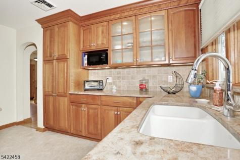 223 Linda Vista Avenue North Haledon NJ 07508