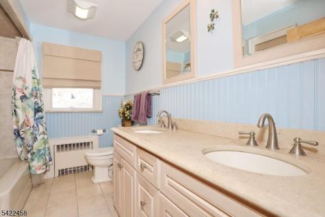 223 Linda Vista Avenue North Haledon NJ 07508