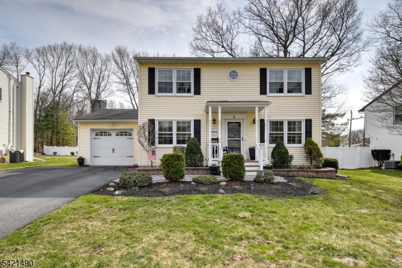 8 Loretta Lane Jefferson NJ 07438