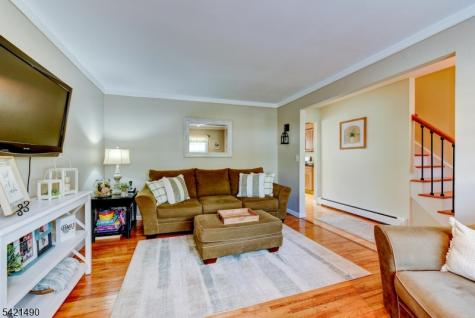 8 Loretta Lane Jefferson NJ 07438