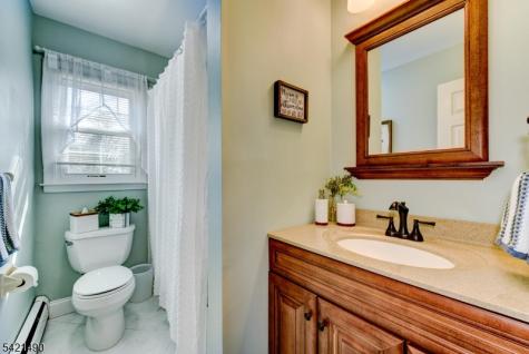 8 Loretta Lane Jefferson NJ 07438