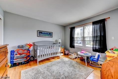 8 Loretta Lane Jefferson NJ 07438