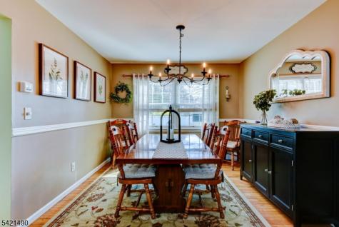 8 Loretta Lane Jefferson NJ 07438