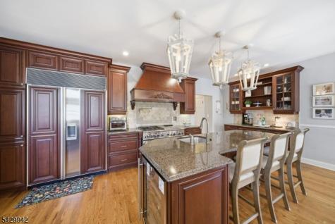 2 Hillas Lane Chester NJ 07930
