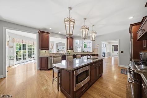 2 Hillas Lane Chester NJ 07930