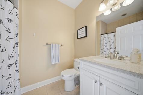 2 Hillas Lane Chester NJ 07930