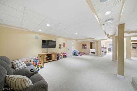 2 Hillas Lane Chester NJ 07930
