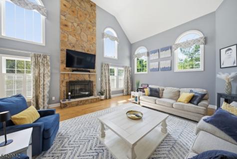 2 Hillas Lane Chester NJ 07930