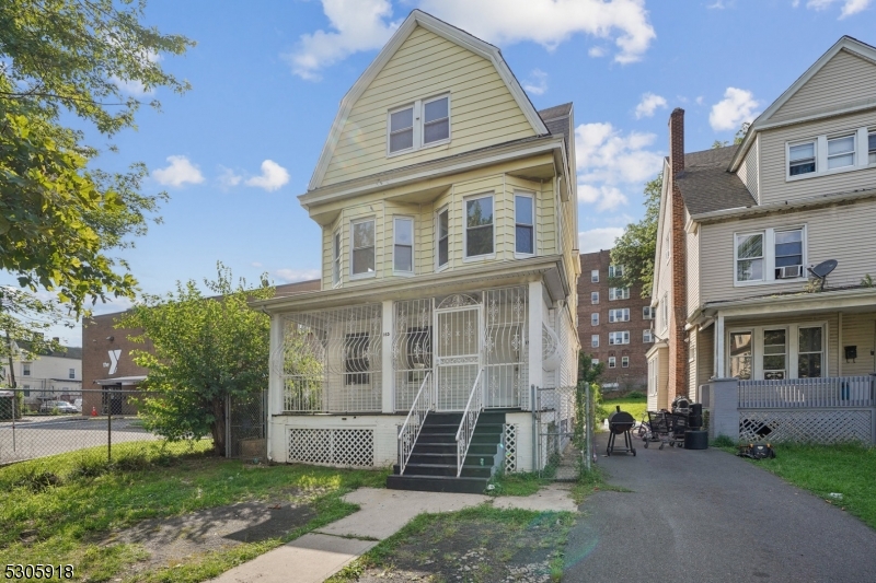 165 N Munn Avenue East Orange NJ 07017