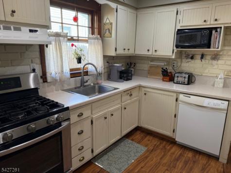 29 Lakeside Road West Milford NJ 07421