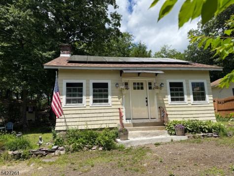 29 Lakeside Road West Milford NJ 07421