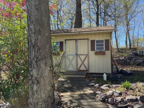 29 Lakeside Road West Milford NJ 07421