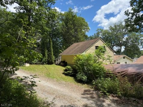 29 Lakeside Road West Milford NJ 07421