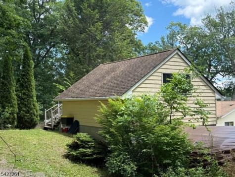 29 Lakeside Road West Milford NJ 07421
