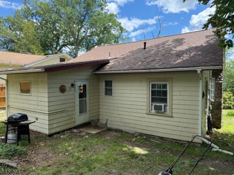 29 Lakeside Road West Milford NJ 07421