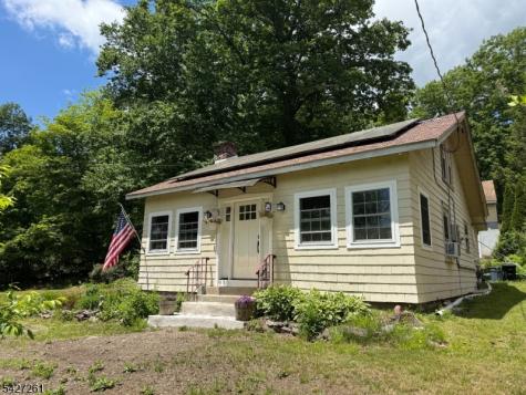 29 Lakeside Road West Milford NJ 07421