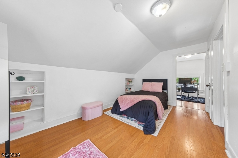 20 Ridgeview Avenue West Orange NJ 07052