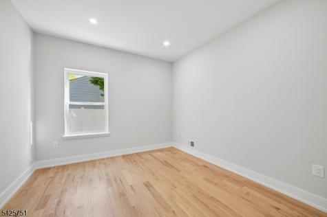 136 Irwin Street Springfield NJ 07081